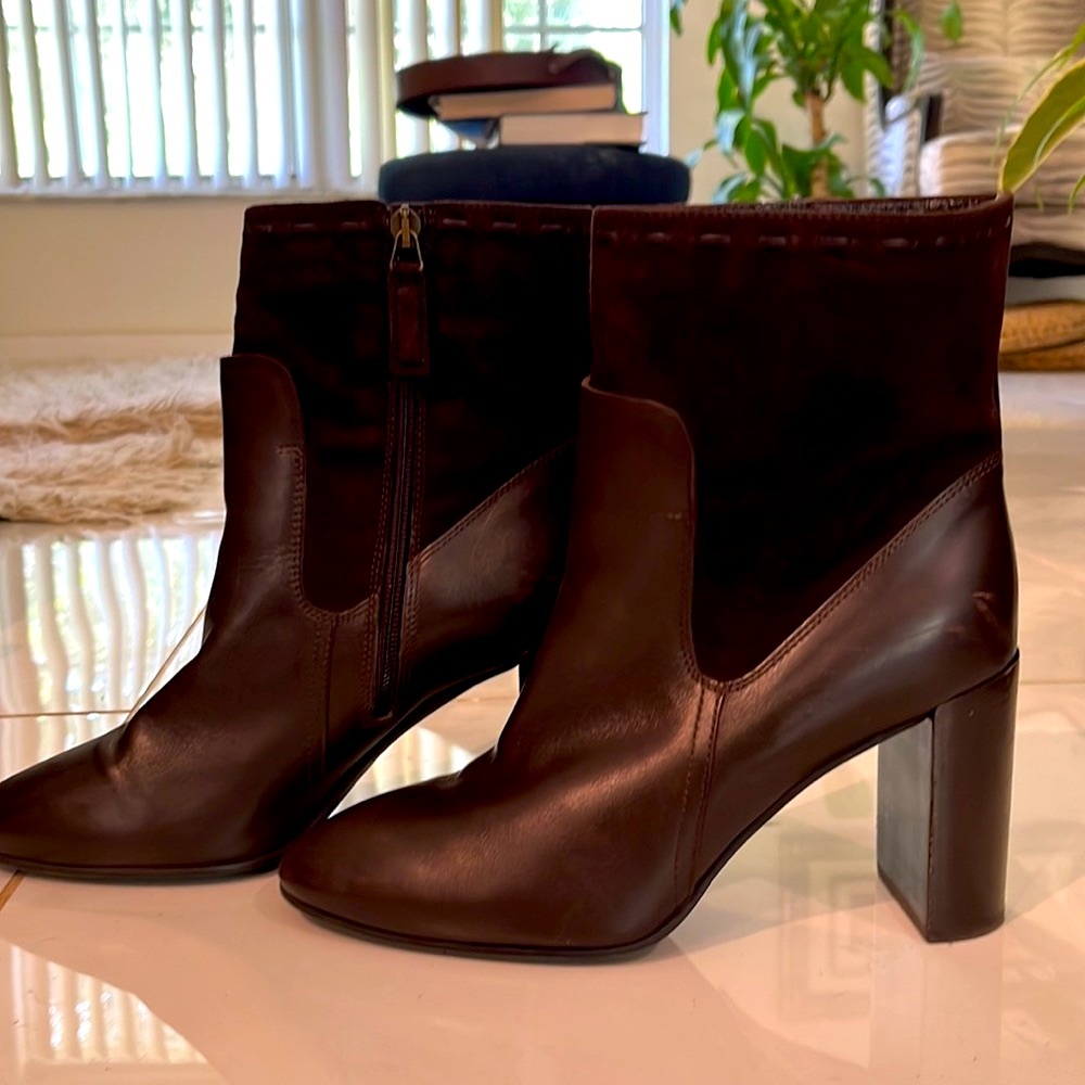 Aquatalia brown leather / suede ankle heel boot